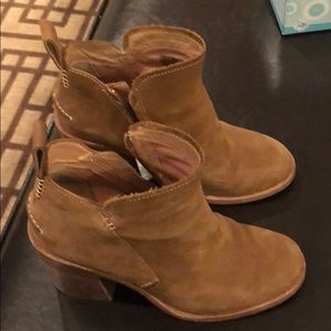 Brown ugg boot heels